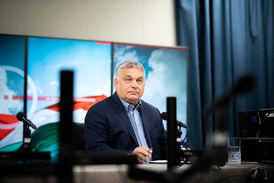 Orbán továbbra is bizakodóan tekinte a jövőbe, és úgy véli, hogy az elkövetkező év különleges lehetőségeket tartogat.