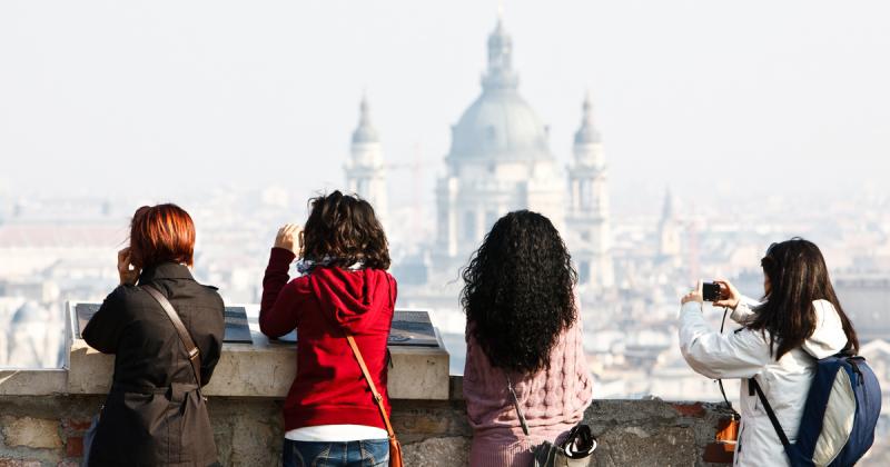 A turisták gyakran aggódnak, mielőtt Magyarországra érkeznek: izgalmas és meglepő vélemények keringenek rólunk.