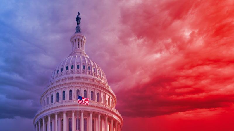 A befektetők feszülten figyelik Amerika leminősítésének következményeit, mivel úgy tűnik, hogy az ország egy fenntarthatatlan úton halad előre.