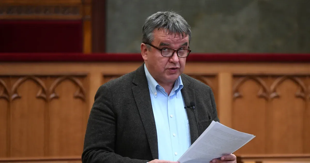 Önkéntes leállásra kényszerült a fideszes képviselő feleségének vágóhídja, ahol Hadházy szerint 