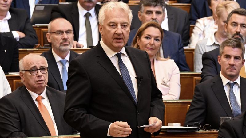Semjén Zsolt: Határozottan kiállok a pedofíliával szemben, és elkötelezett vagyok a gyermekek védelme mellett.