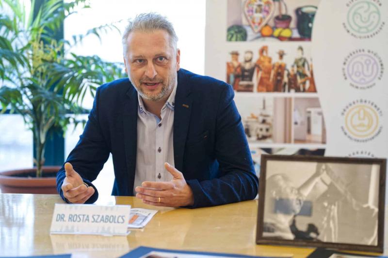Negyedszerre is megújult a bizalom dr. Rosta Szabolcs iránt, a Katona József Múzeum igazgatója ismételten a közönség és a szakma támogatását élvezi.