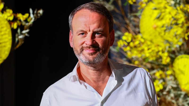 Súlyos baleset érte Nánási Pált, akit az orvosok sürgősen kórházba szállítottak.
