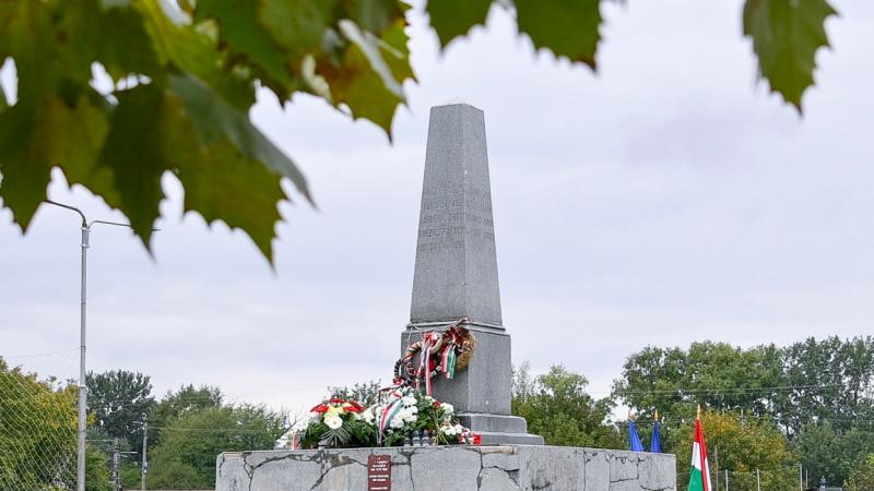 Kvíz: Emlékezz az aradi vértanúkra! 10 izgalmas kérdés és válasz az október 6-i nemzeti gyásznap alkalmából - Pénzcentrum

Fedezd fel tudásodat a magyar történelem egyik legmeghatározóbb eseményéről! Teszteld magad ezzel a tíz kérdésből álló kvízzel, és m